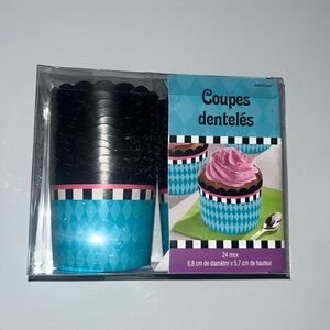 Mad Tea Party Alice in Wonderland Cute Kids Birthday Party Favor Scalloped Cups